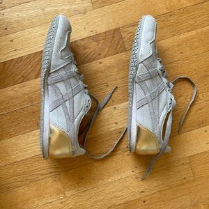 Onitsuka Tiger Grey/Gold Sneakers size men 7/women 8.5